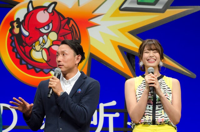 『モンスターストライク THE MOVIE はじまりの場所へ』完成披露＆ヒット祈願イベントに登壇した川崎宗則（左）と稲村亜美（2016年11月24日）撮影：五味渕秀行