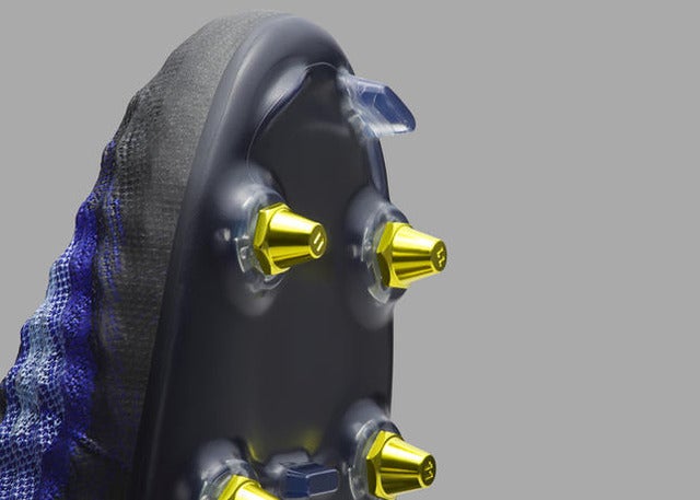 ナイキ、ブラックアッパー採用の「ダーク ライトニング パック」発売