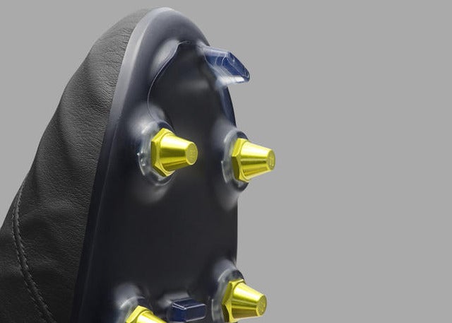 ナイキ、ブラックアッパー採用の「ダーク ライトニング パック」発売