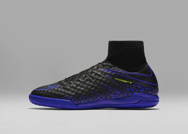 ナイキ、ブラックアッパー採用の「ダーク ライトニング パック」発売