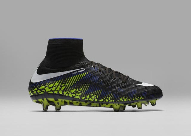 ナイキ、ブラックアッパー採用の「ダーク ライトニング パック」発売