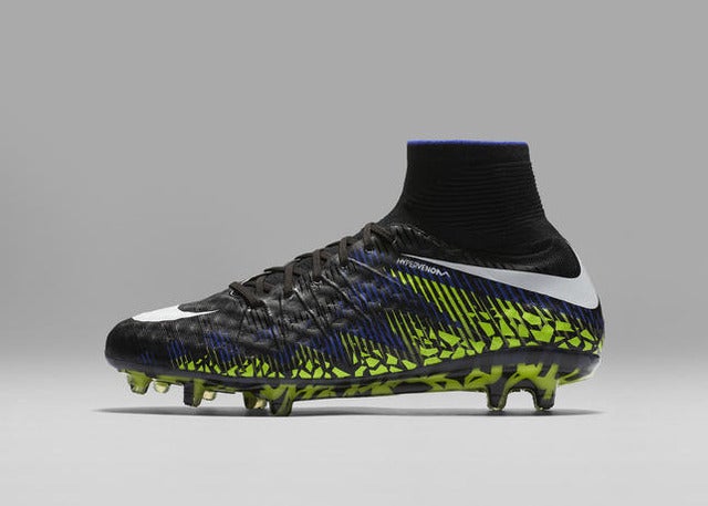 ナイキ、ブラックアッパー採用の「ダーク ライトニング パック」発売