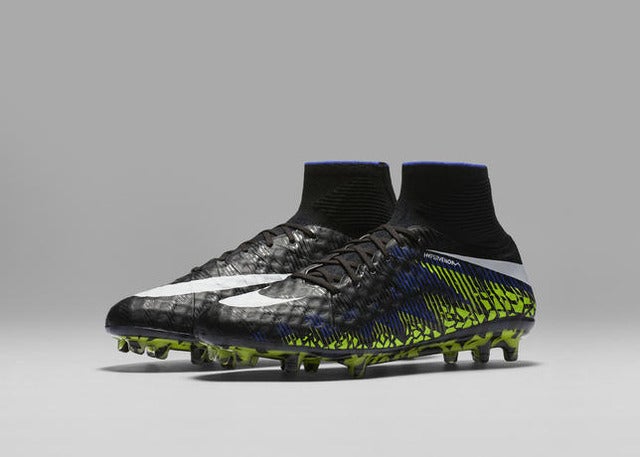 ナイキ、ブラックアッパー採用の「ダーク ライトニング パック」発売