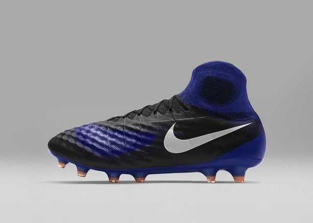 ナイキ、ブラックアッパー採用の「ダーク ライトニング パック」発売