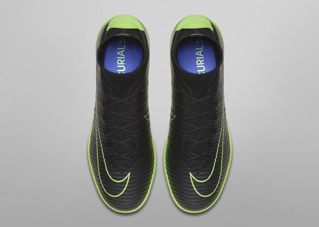 ナイキ、ブラックアッパー採用の「ダーク ライトニング パック」発売