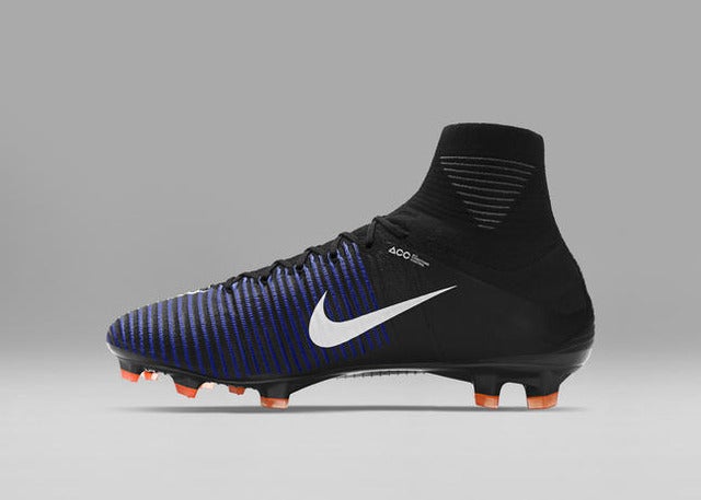 ナイキ、ブラックアッパー採用の「ダーク ライトニング パック」発売