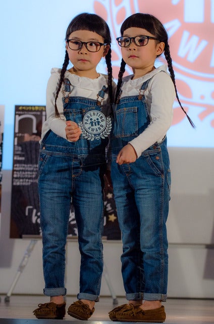 第9回ペアレンティングアワード授賞式、キッズ部門を受賞したりんあん（2016年12月1日）撮影：五味渕秀行