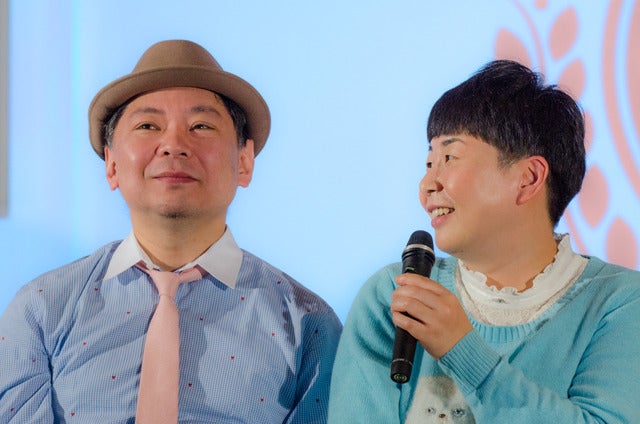 第9回ペアレンティングアワード授賞式、カップル部門を受賞した鈴木おさむ（左）と大島美幸（2016年12月1日）撮影：五味渕秀行