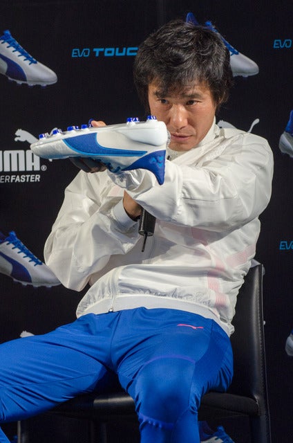 プーマの新スパイク『evo TOUCH J』発表会に登壇した中山雅史（2016年12月1日）撮影：五味渕秀行