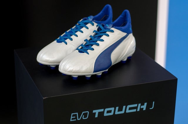 プーマの新スパイク『evo TOUCH J』撮影：五味渕秀行