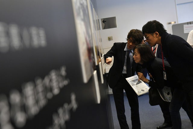 報道写真を通して落語家が未来へメッセージ…写真×落語「写噺」