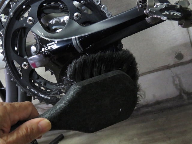 ブラシによる掃除