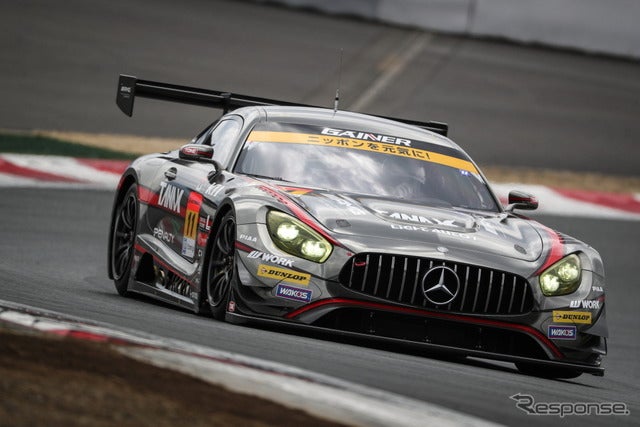 GT300クラス2位の#11 メルセデス。《撮影 益田和久》