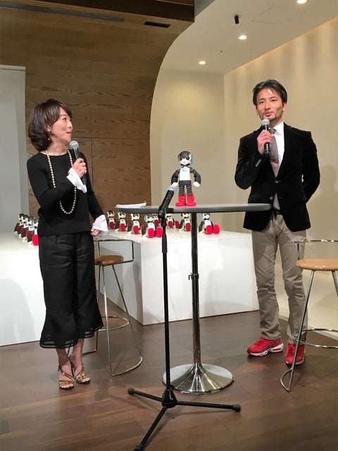 あなたも虜に？可愛さあふれるロボット『ロビ2』初お披露目