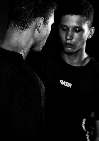 ライザップ、トレーニング用コンプレッションウェアシリーズ発売