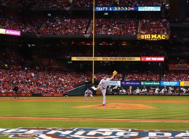 上原浩治がカブスデビュー、走者ふたり背負うも無失点（4月2日）