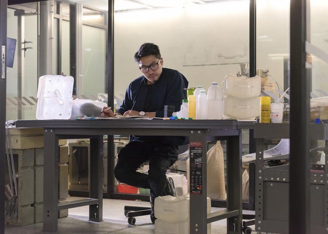 ナイキ、使用済み素材を原料にした「NIKELAB AIR MAX 1 ROYAL × ARTHUR HUANG」発売