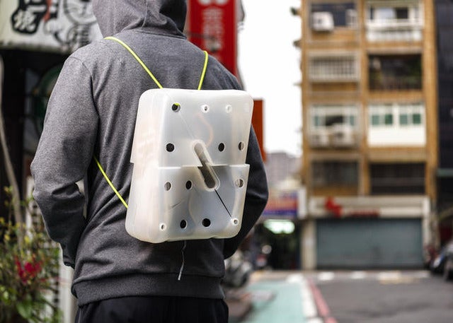 ナイキ、使用済み素材を原料にした「NIKELAB AIR MAX 1 ROYAL × ARTHUR HUANG」発売