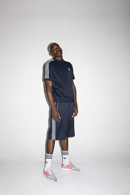 アディダス オリジナルス、「イニキ」新モデル＆アパレルコレクション「70s」発売