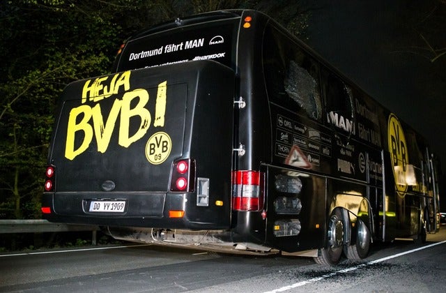 ドルトムントのチームバス付近で爆発事故（2017年4月11日）(c) Getty Images