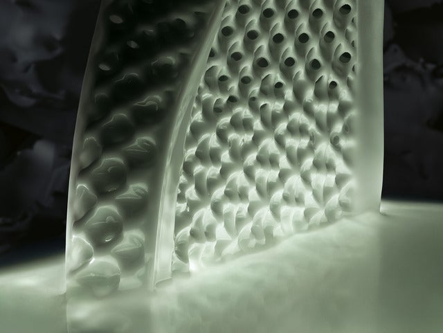 アディダス、デジタルライト合成を使用した「Futurecraft 4D」発表