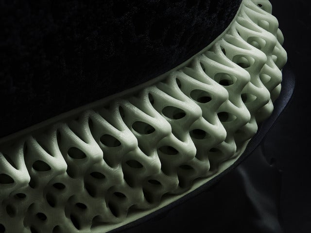 アディダス、デジタルライト合成を使用した「Futurecraft 4D」発表