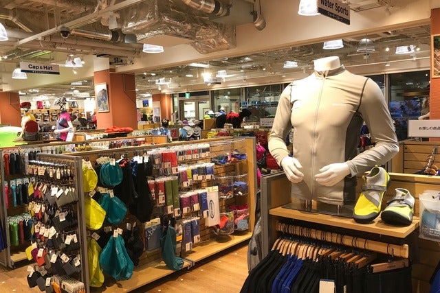 キュープラザ二子玉川に「モンベル」が2017年4月28日にオープン撮影：五味渕秀行