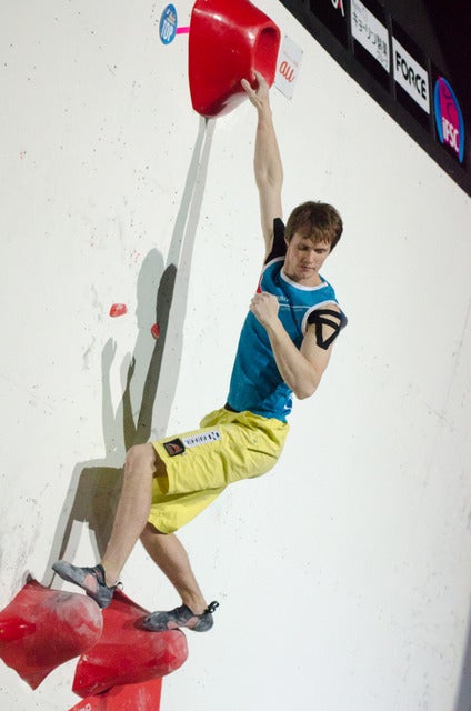 ボルダリングワールドカップ八王子大会で優勝したアレクセイ・ルブツォフ（2017年5月7日）撮影：五味渕秀行