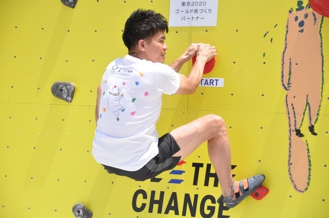 野口啓代（あきよ）選手、野中生萌（みほう）選手と、元・陸上十種競技選手武井壮さんが、ららぽーと豊洲にて5月18日～21日の4日間開催される「三井不動産クライミングパーク for TOKYO2020」オープニングイベントに登壇した。撮影者：大日方航