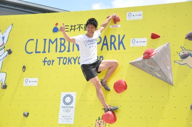 野口啓代（あきよ）選手、野中生萌（みほう）選手と、元・陸上十種競技選手武井壮さんが、ららぽーと豊洲にて5月18日～21日の4日間開催される「三井不動産クライミングパーク for TOKYO2020」オープニングイベントに登壇した。撮影者：大日方航