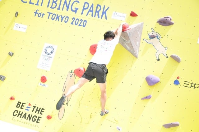 野口啓代（あきよ）選手、野中生萌（みほう）選手と、元・陸上十種競技選手武井壮さんが、ららぽーと豊洲にて5月18日～21日の4日間開催される「三井不動産クライミングパーク for TOKYO2020」オープニングイベントに登壇した。撮影者：大日方航