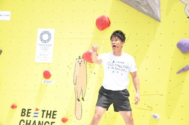 野口啓代（あきよ）選手、野中生萌（みほう）選手と、元・陸上十種競技選手武井壮さんが、ららぽーと豊洲にて5月18日～21日の4日間開催される「三井不動産クライミングパーク for TOKYO2020」オープニングイベントに登壇した。撮影者：大日方航