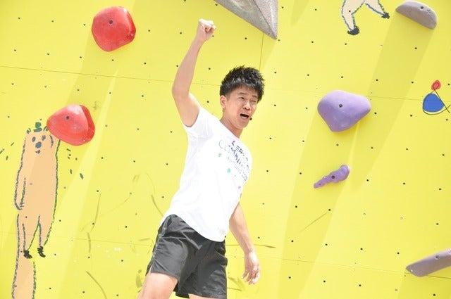 野口啓代（あきよ）選手、野中生萌（みほう）選手と、元・陸上十種競技選手武井壮さんが、ららぽーと豊洲にて5月18日～21日の4日間開催される「三井不動産クライミングパーク for TOKYO2020」オープニングイベントに登壇した。撮影者：大日方航