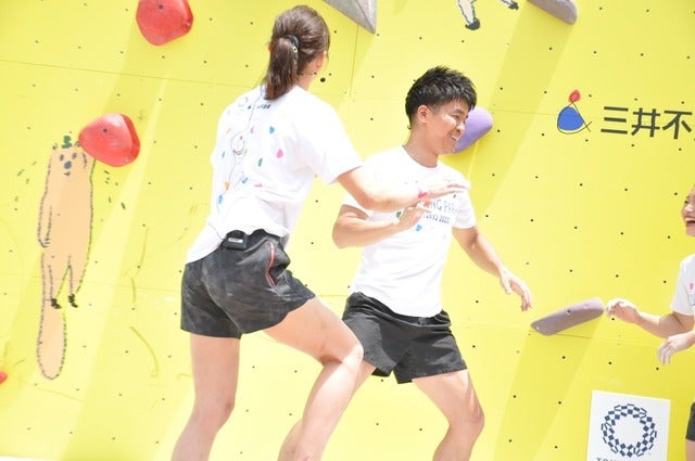 野口啓代（あきよ）選手、野中生萌（みほう）選手と、元・陸上十種競技選手武井壮さんが、ららぽーと豊洲にて5月18日～21日の4日間開催される「三井不動産クライミングパーク for TOKYO2020」オープニングイベントに登壇した。撮影者：大日方航