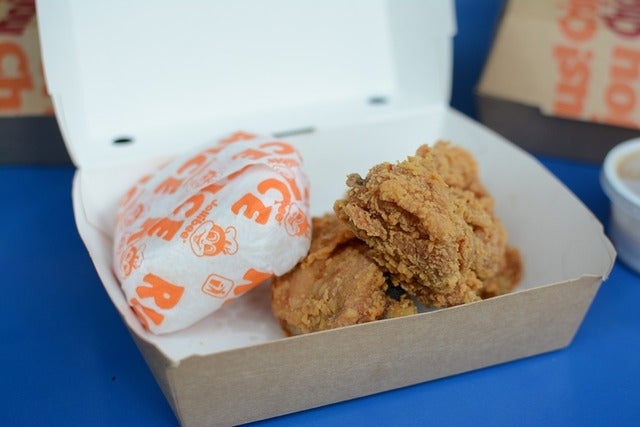 フィリピン生まれの国民的ファストフード店「Jollibee（ジョリビー）」撮影者：大日方航