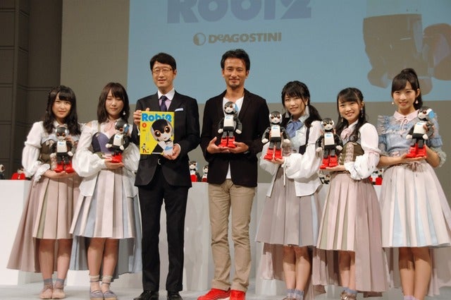 週刊「ロビ2」創刊記念イベントに登壇したAKB48のメンバー（2017年6月8日）撮影：北川雄太