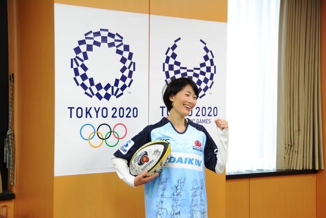 6月7日、サントリーサンゴリアスの選手たちとNSWワラターズの選手たちが、スポーツ庁の鈴木大地長官と、丸川珠代東京オリンピック・パラリンピック競技大会担当大臣をそれぞれ訪問した。撮影者：大日方航