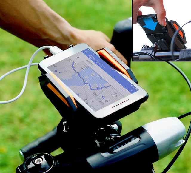 スマホを充電しながら自転車に固定できる「スマホバッテリーマウント」発売