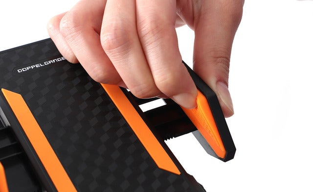 スマホを充電しながら自転車に固定できる「スマホバッテリーマウント」発売