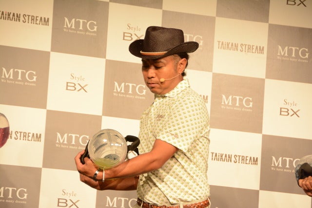 MTGは、水のチカラで体幹を刺激するトレーニングギア「TAIKAN STREAM」の発表会を6月20日に都内に開催した。共同開発パートナーとして本製品の開発に携わった、サッカー日本代表の長友佑都選手とプロゴルファーの片山晋呉選手が当日は出席した。撮影者:大日方航