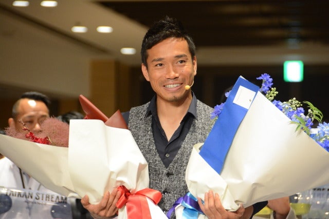 MTGは、水の力を利用して体幹を刺激するトレーニングギア「TAIKAN STREAM」の発表会を6月20日に都内に開催した。共同開発パートナーとして本製品の開発に携わった、サッカー日本代表の長友佑都選手とプロゴルファーの片山晋呉選手が当日は出席した。撮影者：大日方航