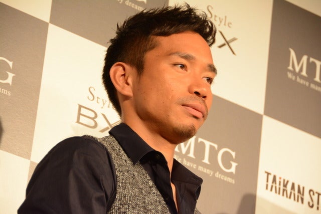 MTGは、水の力を利用して体幹を刺激するトレーニングギア「TAIKAN STREAM」の発表会を6月20日に都内に開催した。共同開発パートナーとして本製品の開発に携わった、サッカー日本代表の長友佑都選手とプロゴルファーの片山晋呉選手が当日は出席した。撮影者：大日方航