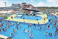 世界初のウォータースライダーなどを取り揃えたプールがオープン…福井・芝政ワールド