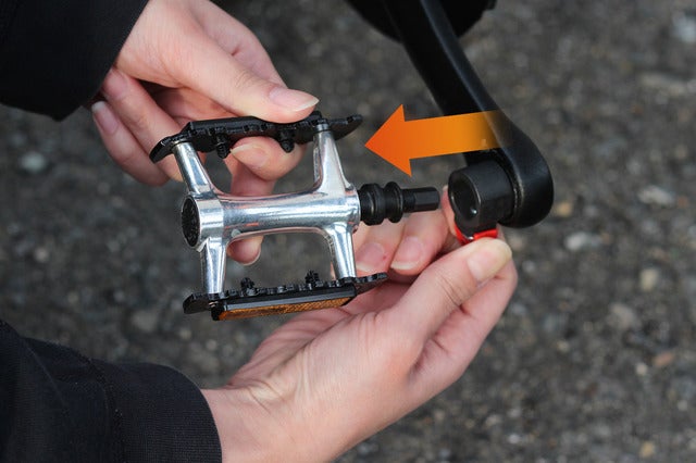 専用スーツケースに入れて運べる折りたたみ自転車「ハコベロ」発売