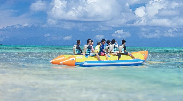 ビーチでエクササイズやヨガを楽しむ「サマーフィットネス」開催