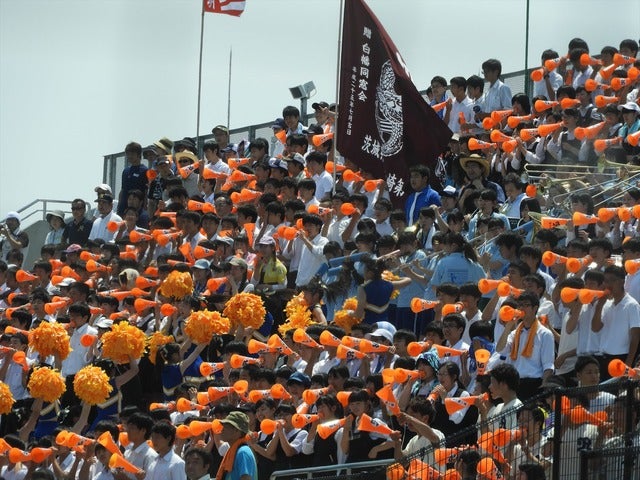 華やかさもある竜ヶ崎一応援スタンド撮影：手束仁