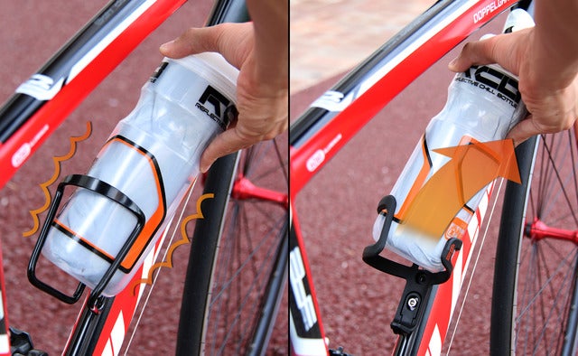 右・左利きの両方に対応する左右非対称「マルチユースボトルケージ」発売