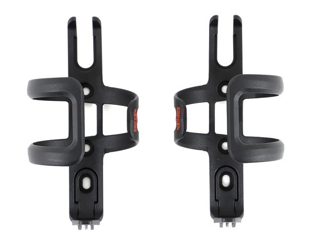 右・左利きの両方に対応する左右非対称「マルチユースボトルケージ」発売