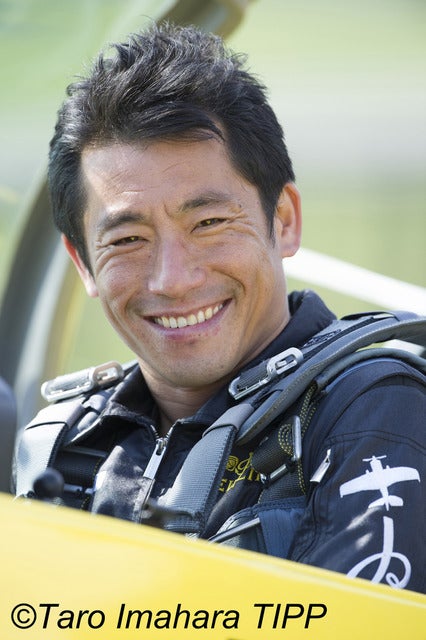 エアレースパイロット・室屋義秀、ツインリンクもてぎで祝賀飛行