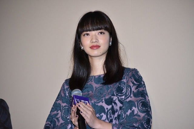 小松奈菜撮影：石井隼人